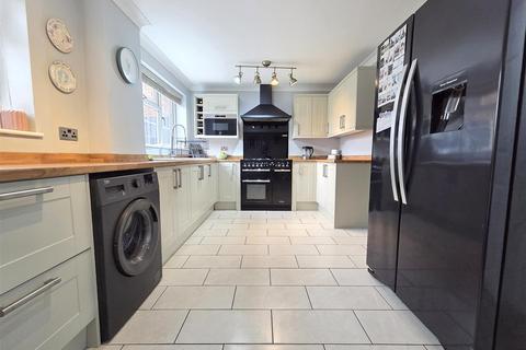 4 bedroom detached house for sale, Steatite Way, Stourport-On-Severn