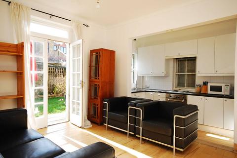 3 bedroom flat to rent, Fulham Palace Road, Fulham, London, SW6