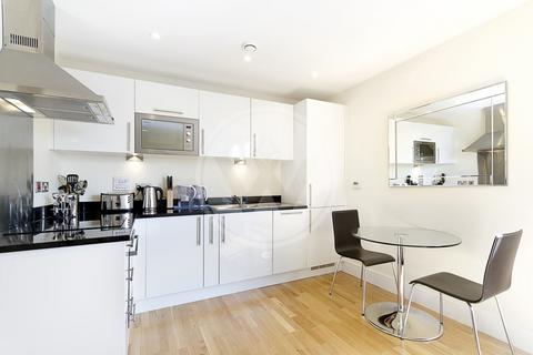 1 bedroom flat for sale, Lanterns Way, London, E14 9JP
