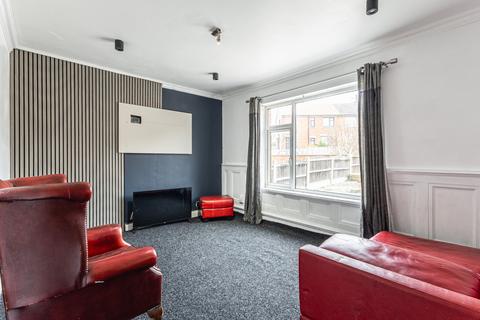 4 bedroom semi-detached house for sale, Mountbatten Crescent, Wakefield, WF1