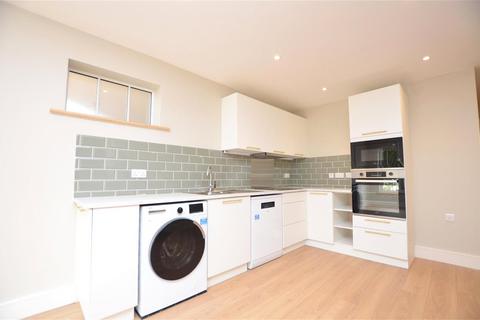 2 bedroom apartment to rent, Claremont Road, Teddington