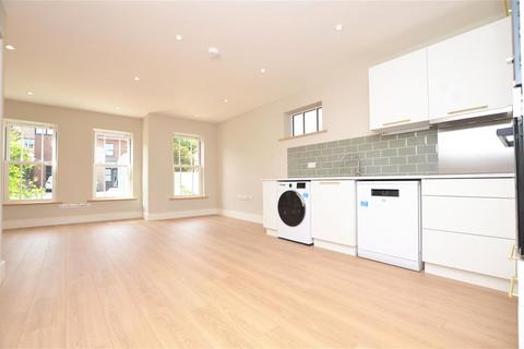2 bedroom apartment to rent, Claremont Road, Teddington