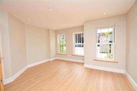 2 bedroom apartment to rent, Claremont Road, Teddington