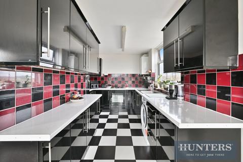 2 bedroom flat for sale, Macdonald House, Cross Road, Kingston upon Thames