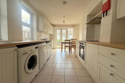 1 bedroom in a house share to rent, 3 Guildford Road, Southend-On-Sea