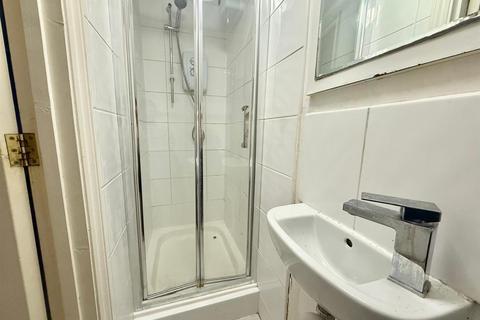 Property to rent, 33 Guildford Road, Southend-On-Sea