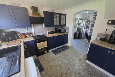 3 bedroom end of terrace house for sale, Medina Road, Corby NN17