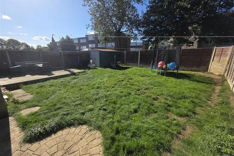 3 bedroom end of terrace house for sale, Medina Road, Corby NN17