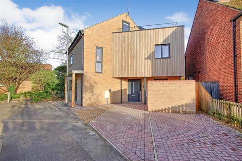 2 bedroom maisonette to rent, Green Park, Cambridge
