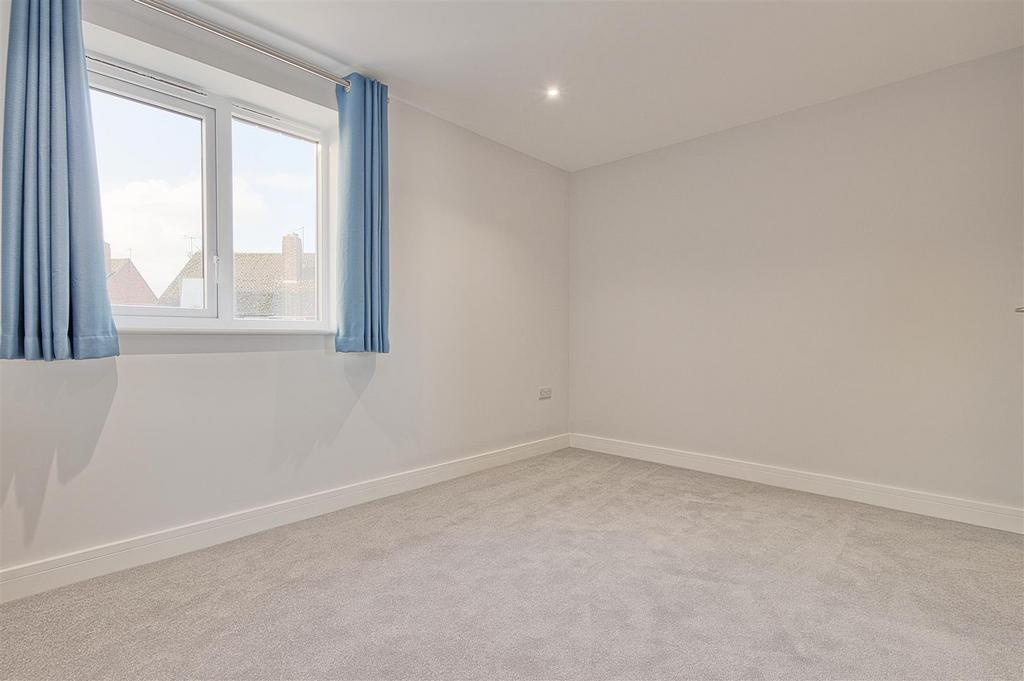 Bedroom 1 - 2.jpg