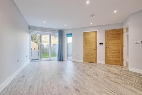 2 bedroom maisonette to rent, Green Park, Cambridge