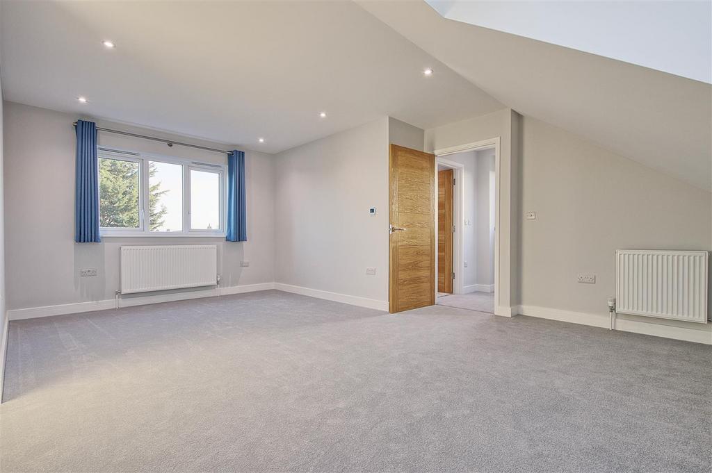 Bedroom 1 - 2.jpg