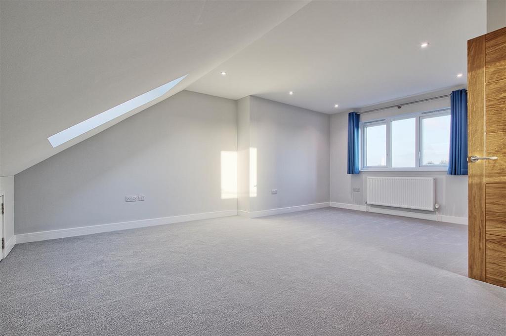 Bedroom 1 - 3.jpg