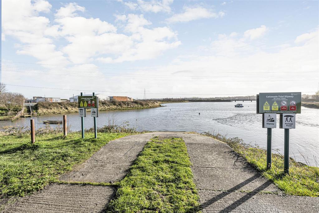 Slipway - Cattawade