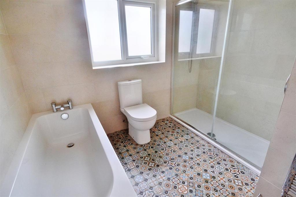 Bathroom 1#.jpg