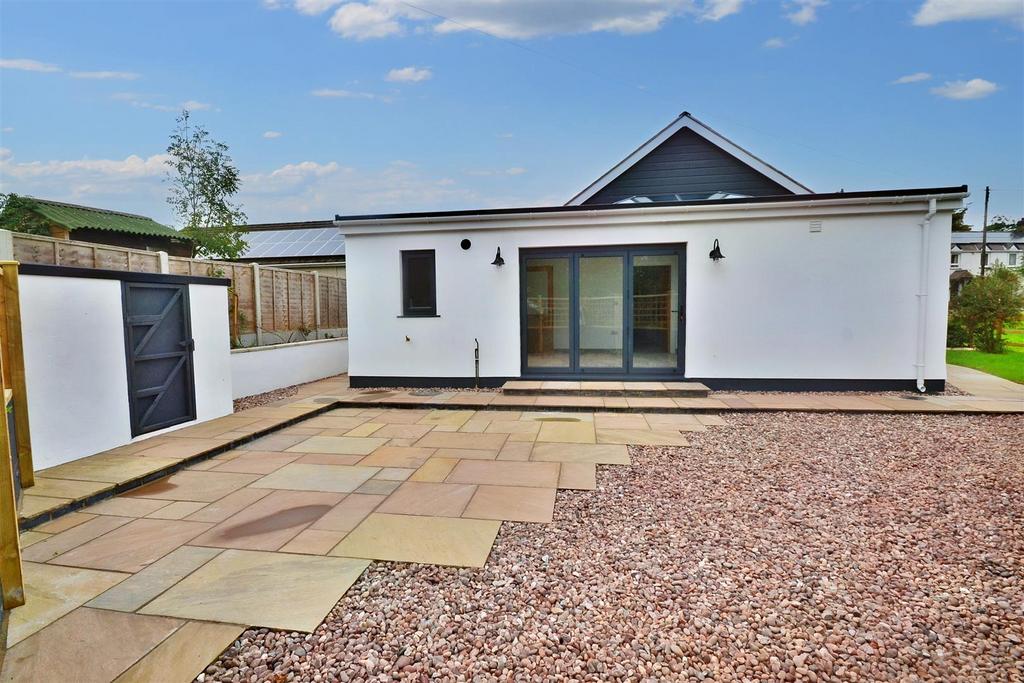 Patio 2.jpg