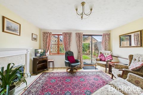 3 bedroom end of terrace house for sale, Reynolds Way, Sudbury, Suffolk