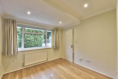 5 bedroom detached house to rent, St Andrews Road, Henley On Thames