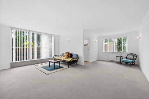 2 bedroom apartment for sale, Stroudwater Park, Weybridge, KT13