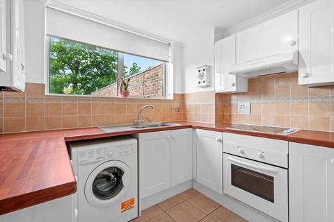 2 bedroom apartment for sale, Stroudwater Park, Weybridge, KT13