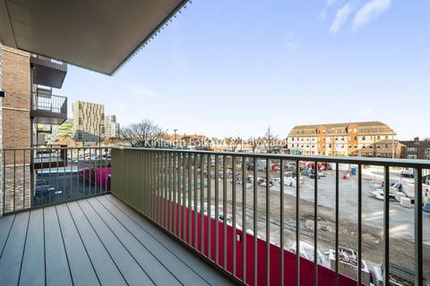 2 bedroom flat to rent, Tide Street, Barking, IG11