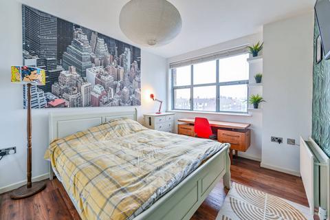 1 bedroom flat for sale, Somerford Grove, Dalston, London, N16