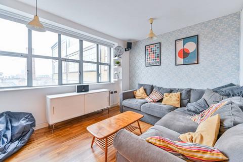 1 bedroom flat for sale, Somerford Grove, Dalston, London, N16