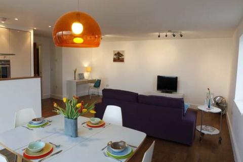 2 bedroom flat to rent, Vega House, Celestia, Cardiff Bay
