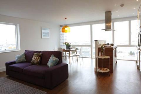 2 bedroom flat to rent, Vega House, Celestia, Cardiff Bay