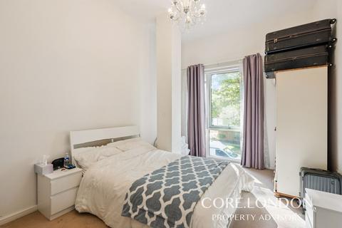 3 bedroom apartment to rent, Palmerston Road, Acton, W3