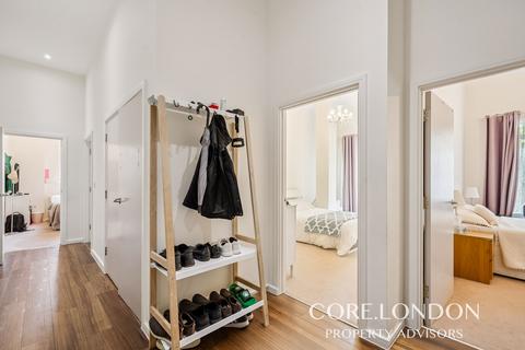 3 bedroom apartment to rent, Palmerston Road, Acton, W3