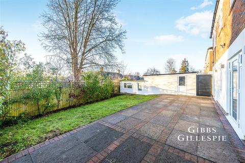 4 bedroom detached house to rent, Daymer Gardens, Pinner, HA5