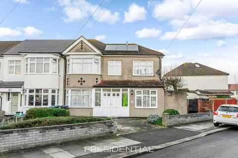 4 bedroom semi-detached house for sale, Clayhall IG5