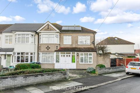 undefined, Evesham Way, Clayhall IG5