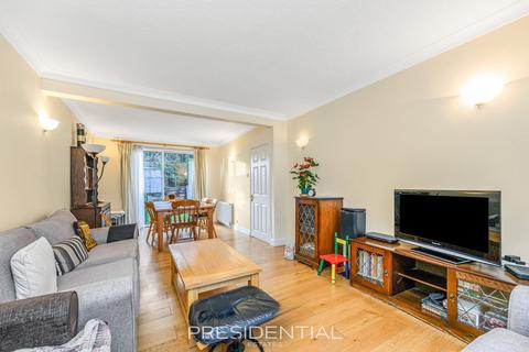 undefined, Evesham Way, Clayhall IG5