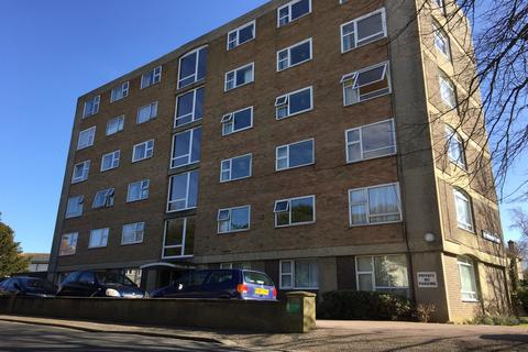 3 bedroom flat to rent, 23 Crescent Road, Worthing BN11