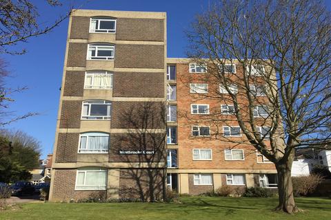 3 bedroom flat to rent, 23 Crescent Road, Worthing BN11