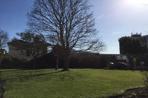 3 bedroom flat to rent, 23 Crescent Road, Worthing BN11