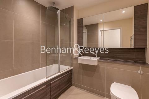 Studio to rent, King Street, Hammersmith W6