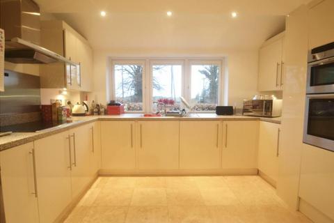 3 bedroom semi-detached house to rent, Spring Close, Boughton, Northampton NN2