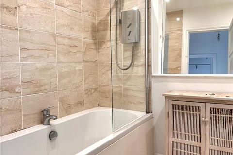3 bedroom semi-detached house to rent, Spring Close, Boughton, Northampton NN2