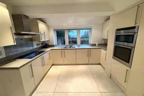 3 bedroom semi-detached house to rent, Spring Close, Boughton, Northampton NN2