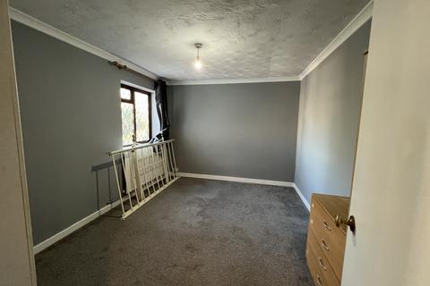 2 bedroom flat to rent, Staines-upon-Thames, Middlesex TW18