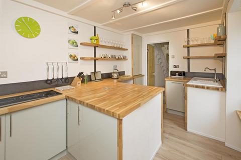 1 bedroom in a house share to rent, Double En-Suite Room - Old Priory, Plymouth