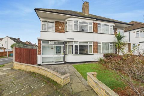 Warrender Way, Ruislip HA4