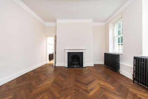 2 bedroom apartment to rent, The Close, Winchester, SO23