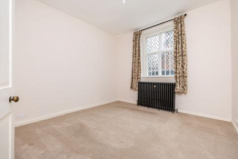 2 bedroom apartment to rent, The Close, Winchester, SO23