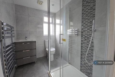 3 bedroom flat to rent, Great Cambridge Rd, London, EN1