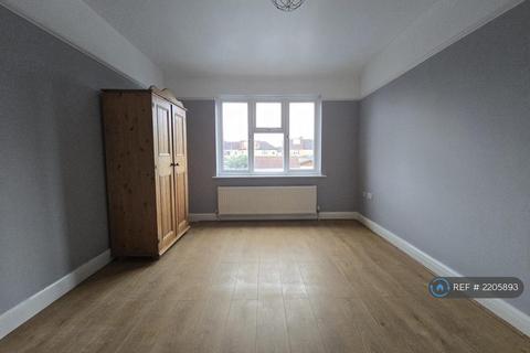 3 bedroom flat to rent, Great Cambridge Rd, London, EN1