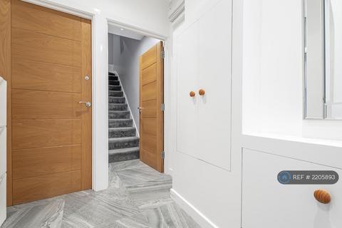 undefined, Great Cambridge Rd, London, EN1